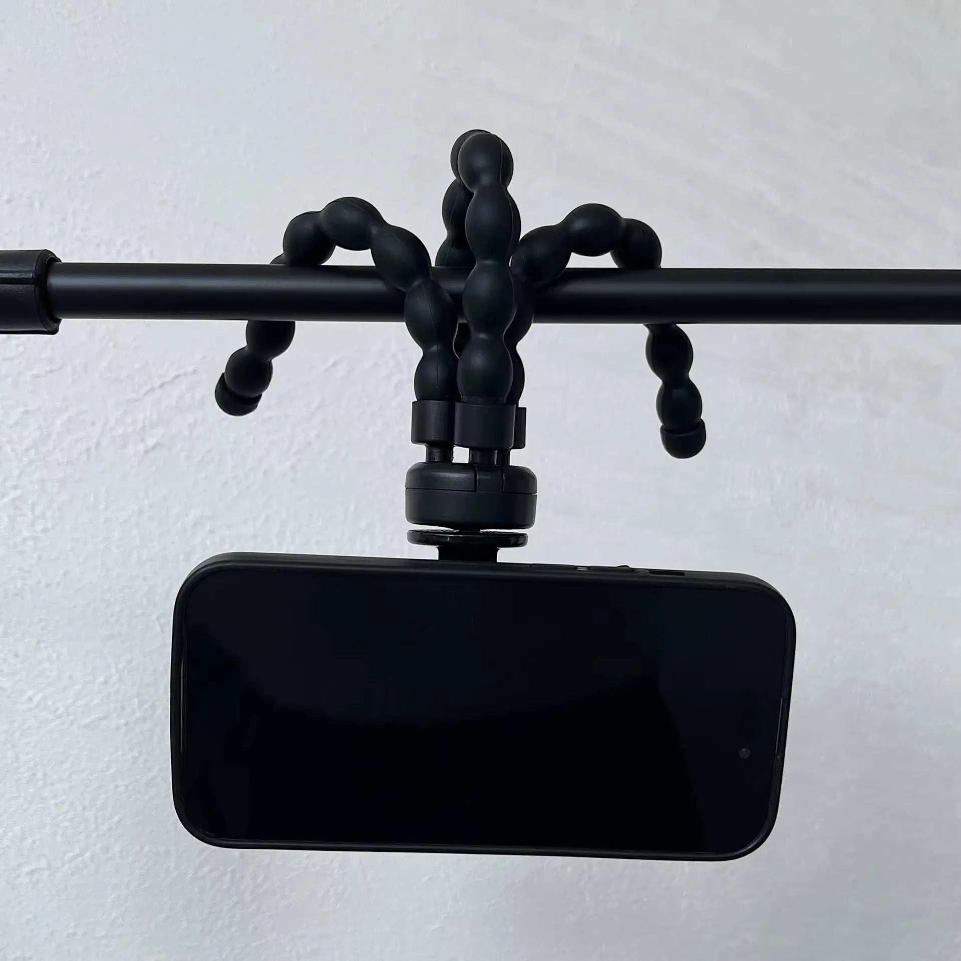 MagSafe-Compatible Magnetic Tripod and Monopod Stand for Smartphones - Compact Octopus Phone Holder